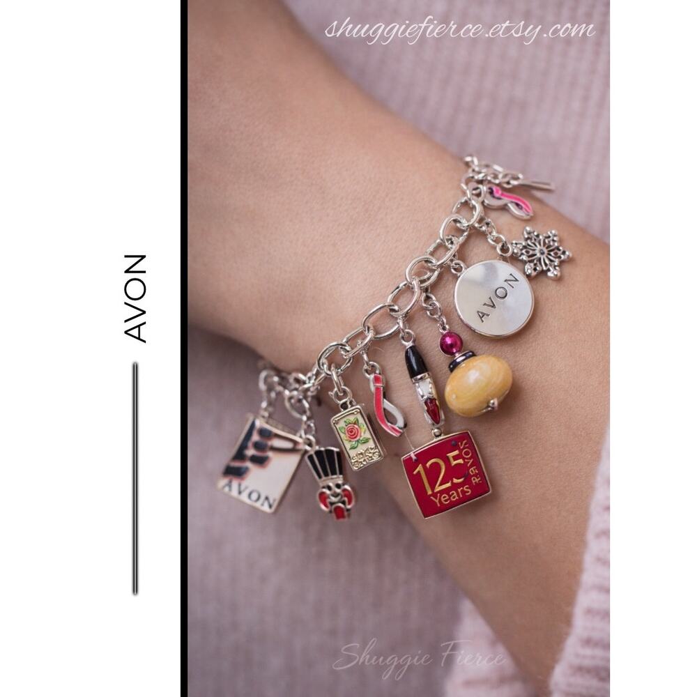 MSRP: $35 | ✨ Vintage Avon 125 Years Charm Bracelet ✨SAME DAY or NEXT DAY SHIP